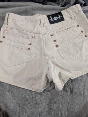 Vintage Y2K L.E.I. Ivory Denim Shorts Studded Back Pockets Size 5